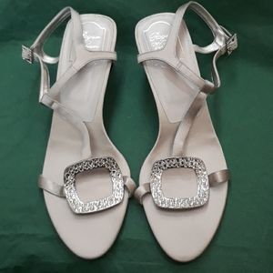 Rodger vivier NWOT satin with Crystal sandals